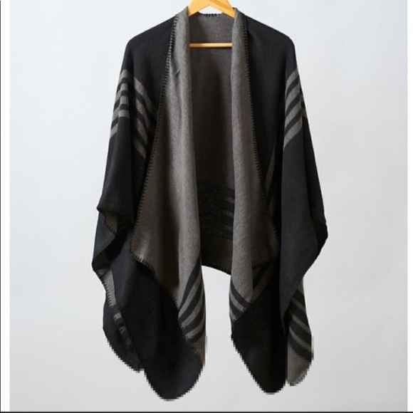 BB Dakota Sweaters - BB Dakota Poncho